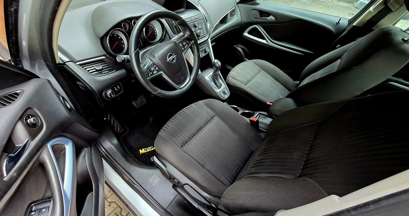 Opel Zafira cena 37999 przebieg: 108000, rok produkcji 2012 z Skalbmierz małe 137